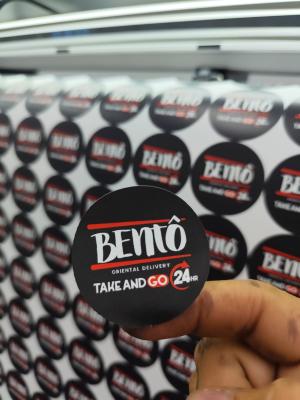 300 Adesivos Vinil 3x3 cm      Vai no Freezer e à prova dágua!